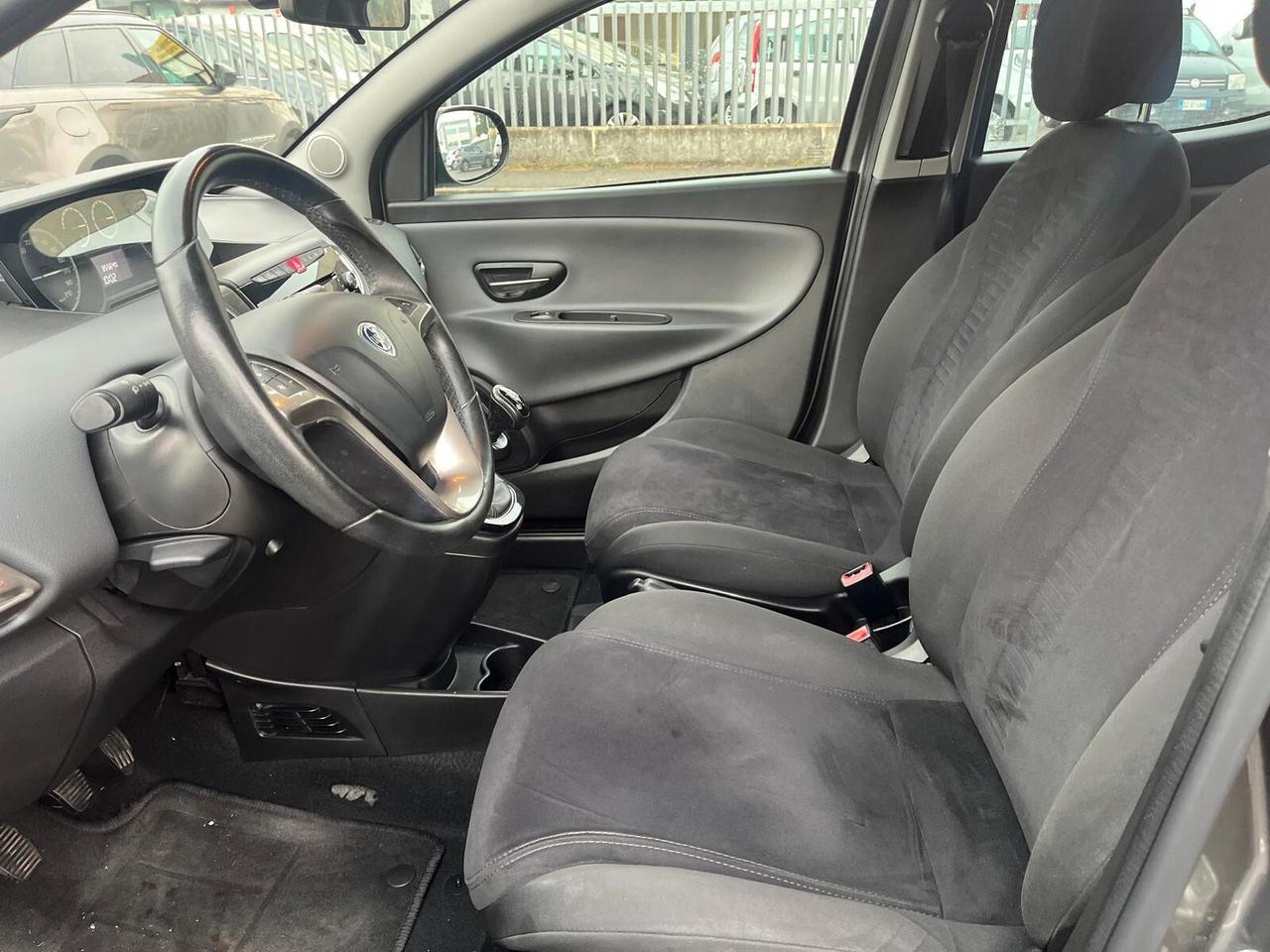 Lancia Ypsilon 0.9 TwinAir 84CV-62 5 porte Metano Ecochic Gold