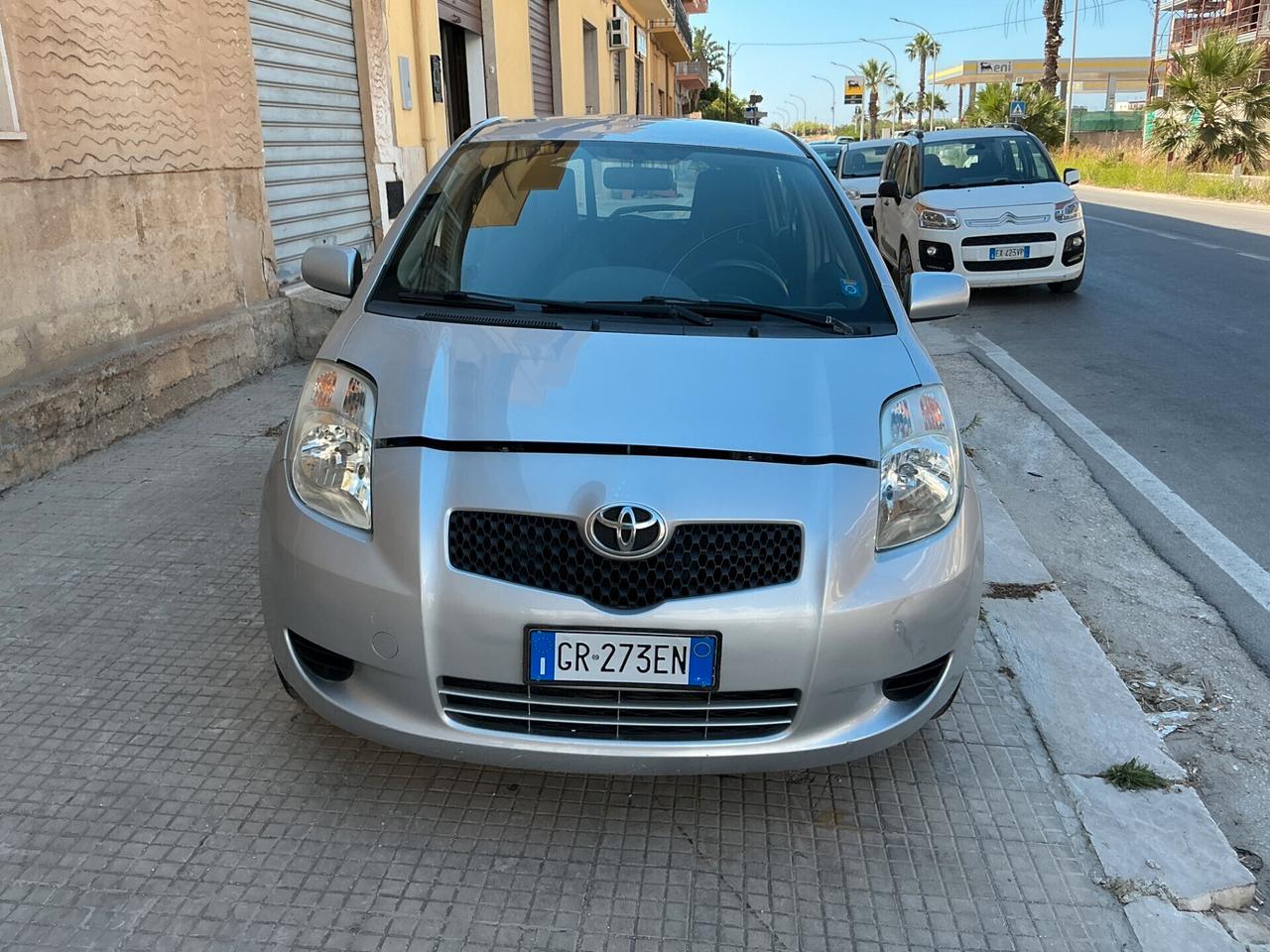 Toyota Yaris 1.0 5 porte Sol