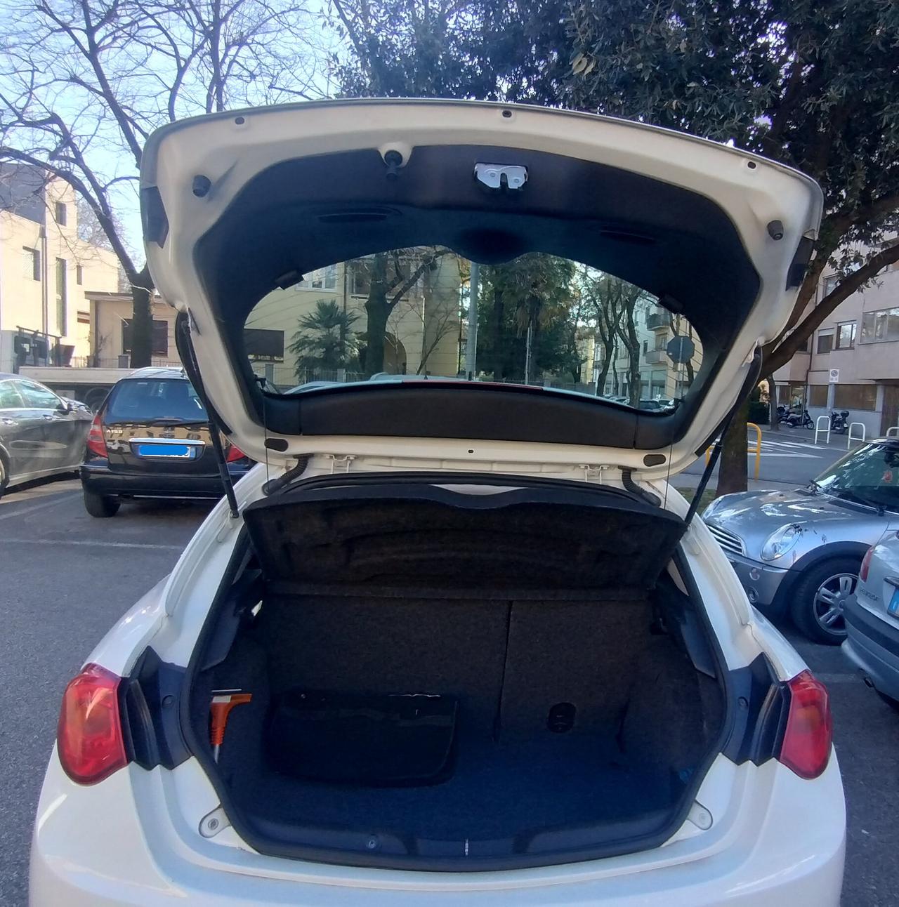 Alfa Romeo Giulietta 1.6 JTDm-2 105 CV NEOPATENTATI