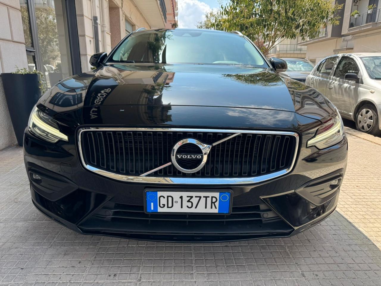 Volvo V60 B4 (d) Geartronic R-Design