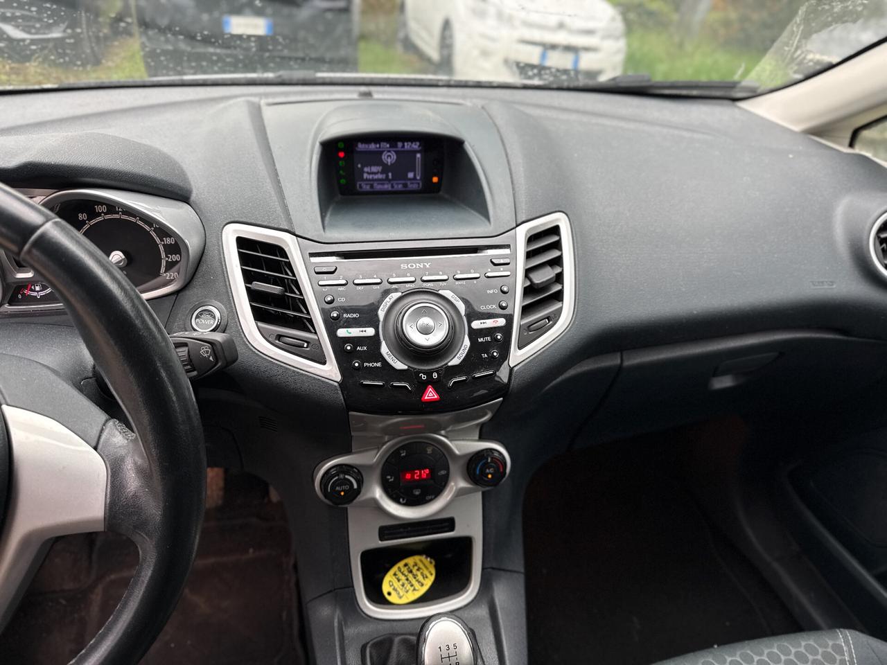 Ford Fiesta 1.4 TDCi 70CV 5 porte Titanium