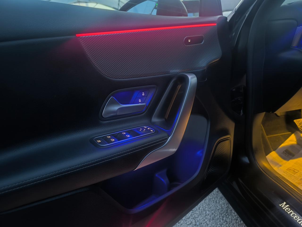 MERCEDES-BENZ A 180d AUTOMATIC SPORT PLUS LED AMBIENT