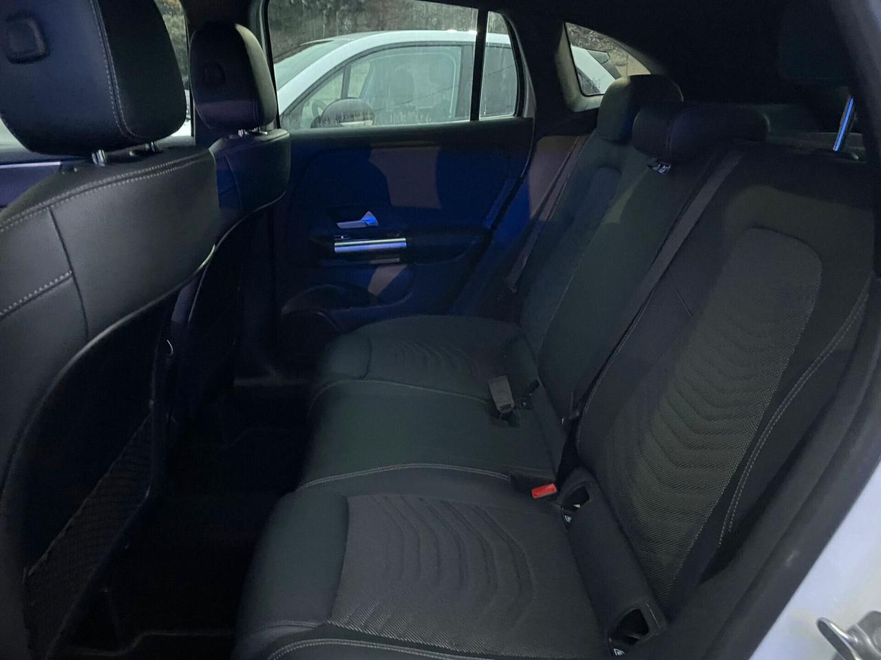 MERCEDES GLA 200d SPORT 150cv AUT