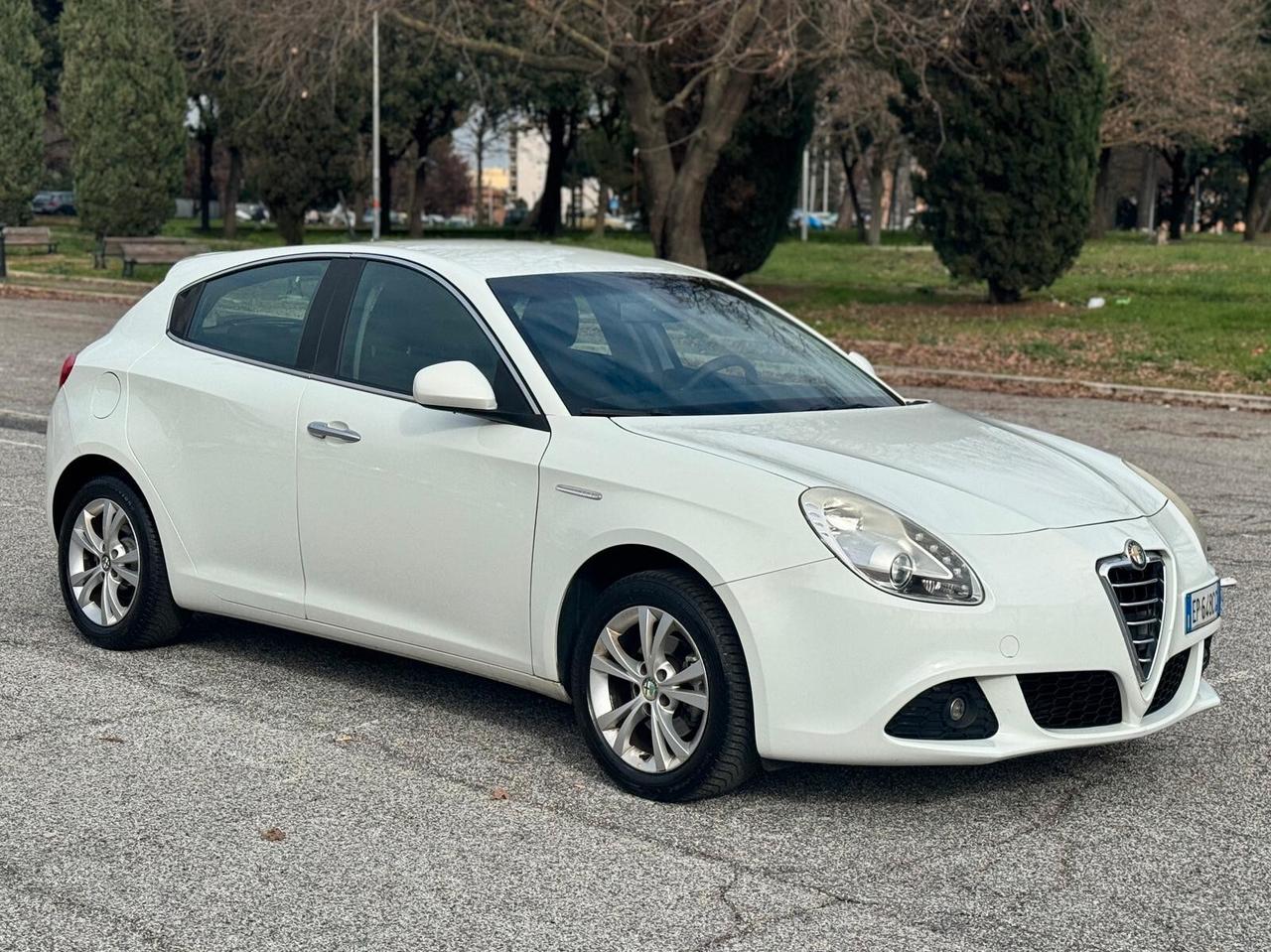 Alfa Romeo Giulietta 1.4 TurboDistinctive 88Kw "PREZZO REALE"