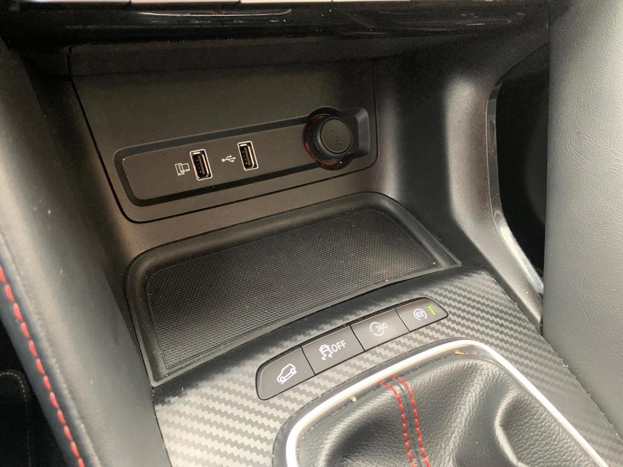 MG ZS 1.5 Luxury Garanz. Unicop. Neop. Full