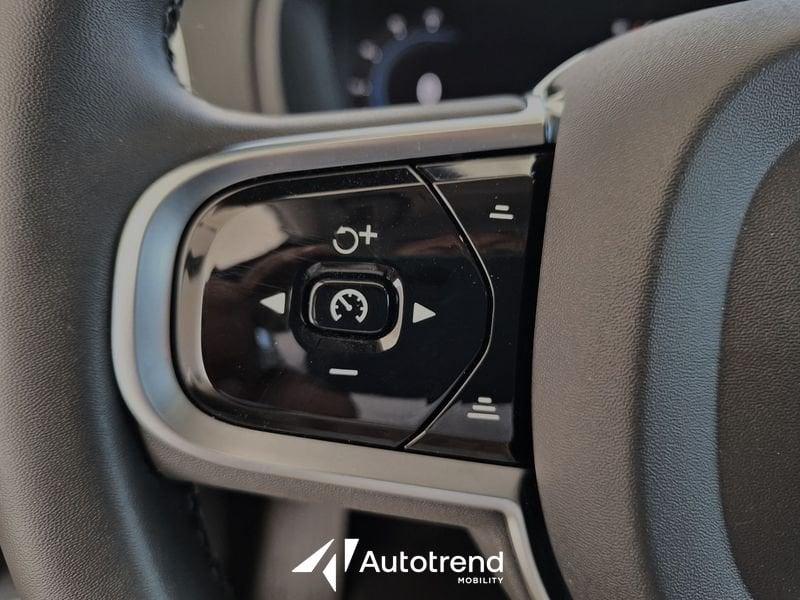 Volvo XC90 B5 235+14 CV AWD Automatica Mild Hybrid 7 posti Core