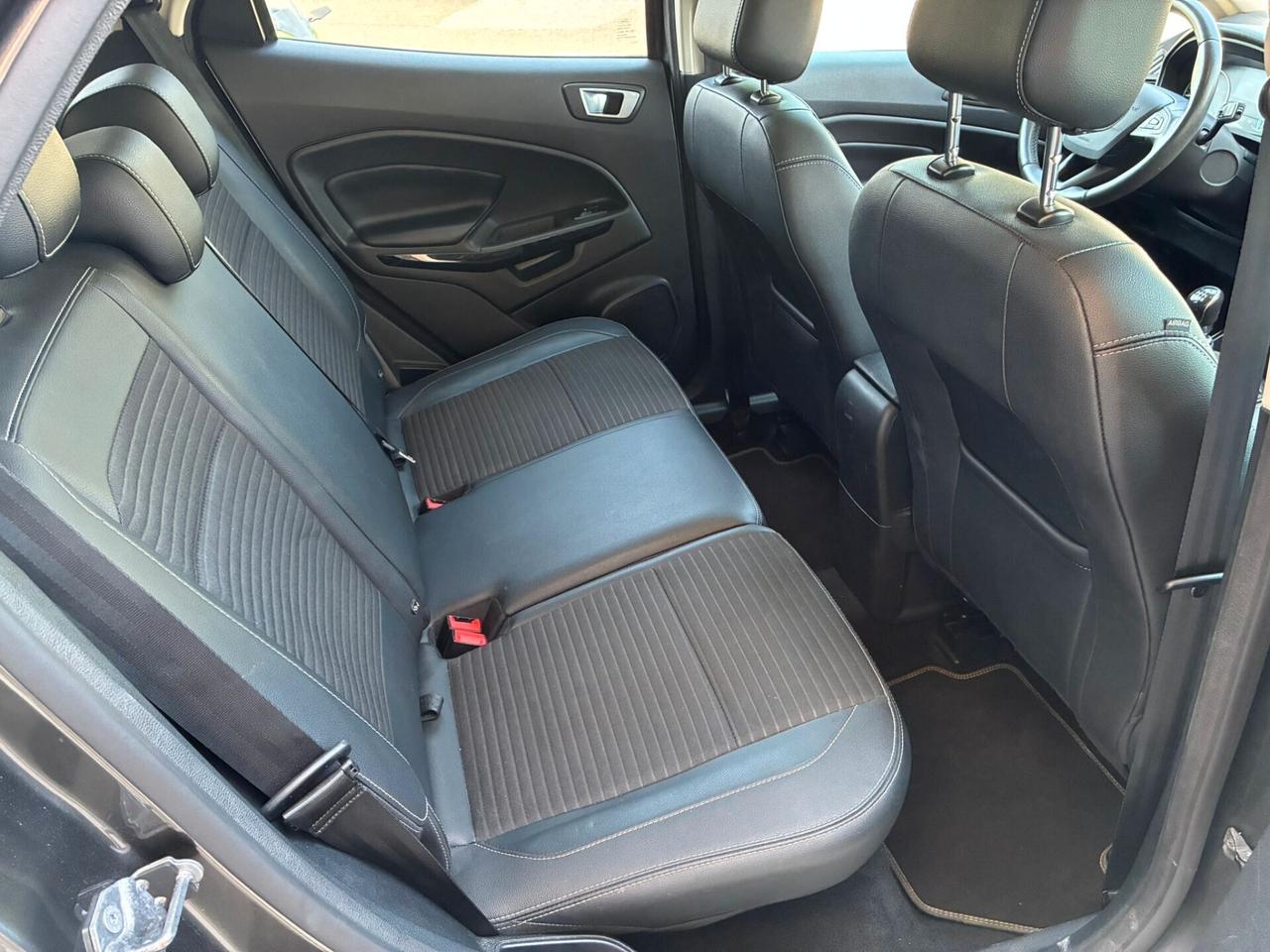 Ford EcoSport 100 CV ST-Line Black Edition NEOPAT.