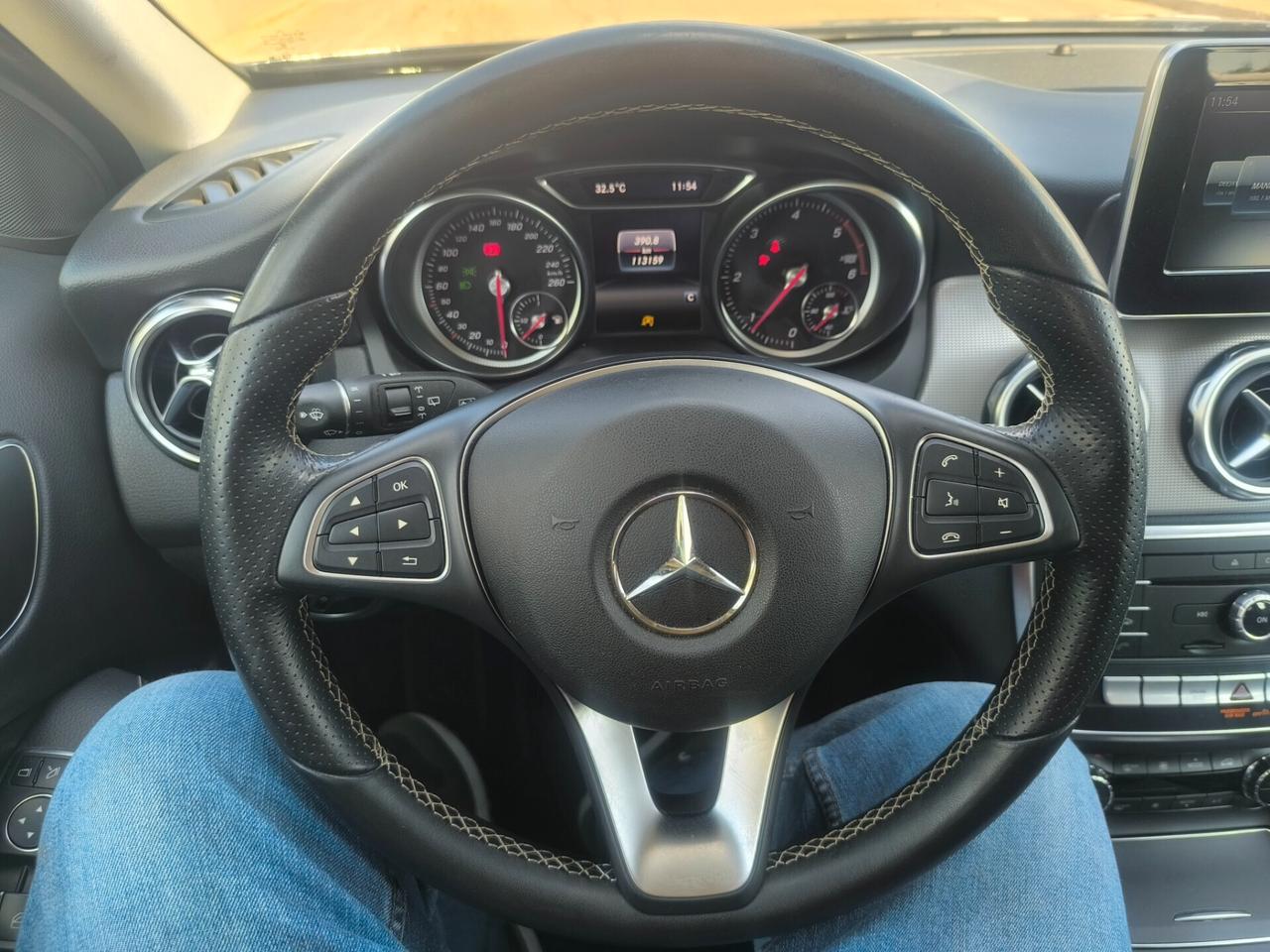 MERCEDES GLA 180 CDI PREMIUM LED/NAVI