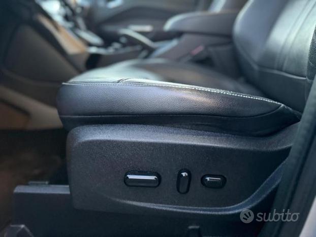 FORD Kuga 2.0 TDCI 163 CV 4WD Powershift Titaniu