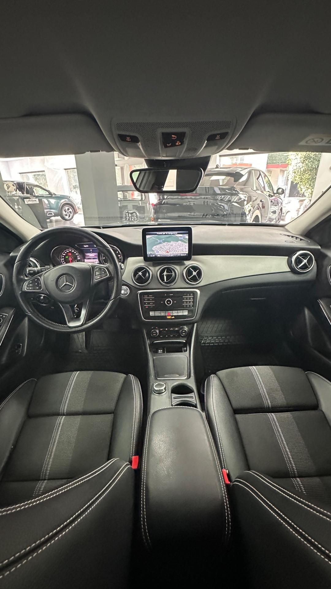 Mercedes-benz GLA 200 d Premium