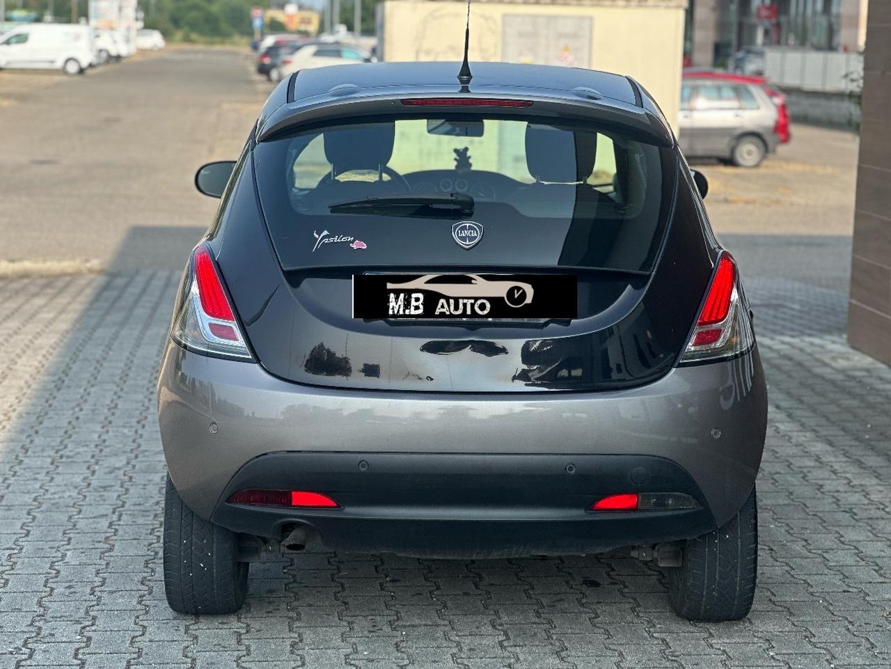 Lancia Ypsilon 85 CV 5 porte Metano Ecochic Gold