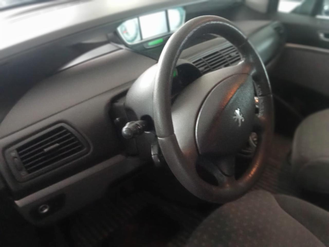 Peugeot 807 2.2 HDi 7 POSTI CON GANCIO TRAINO