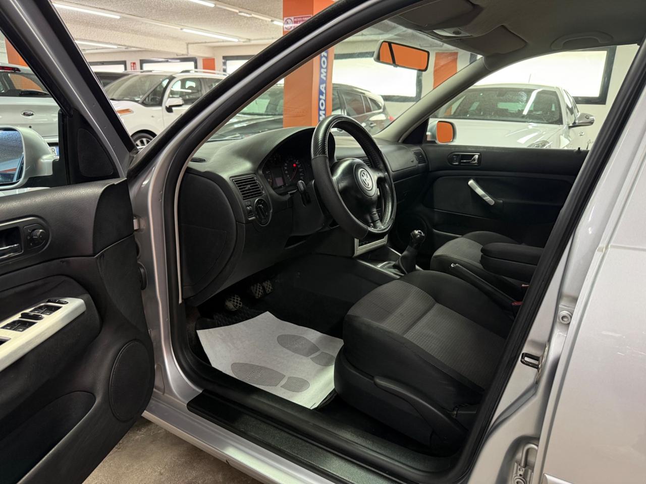 Volkswagen Golf 1.6 16V cat 5 porte Comfortline