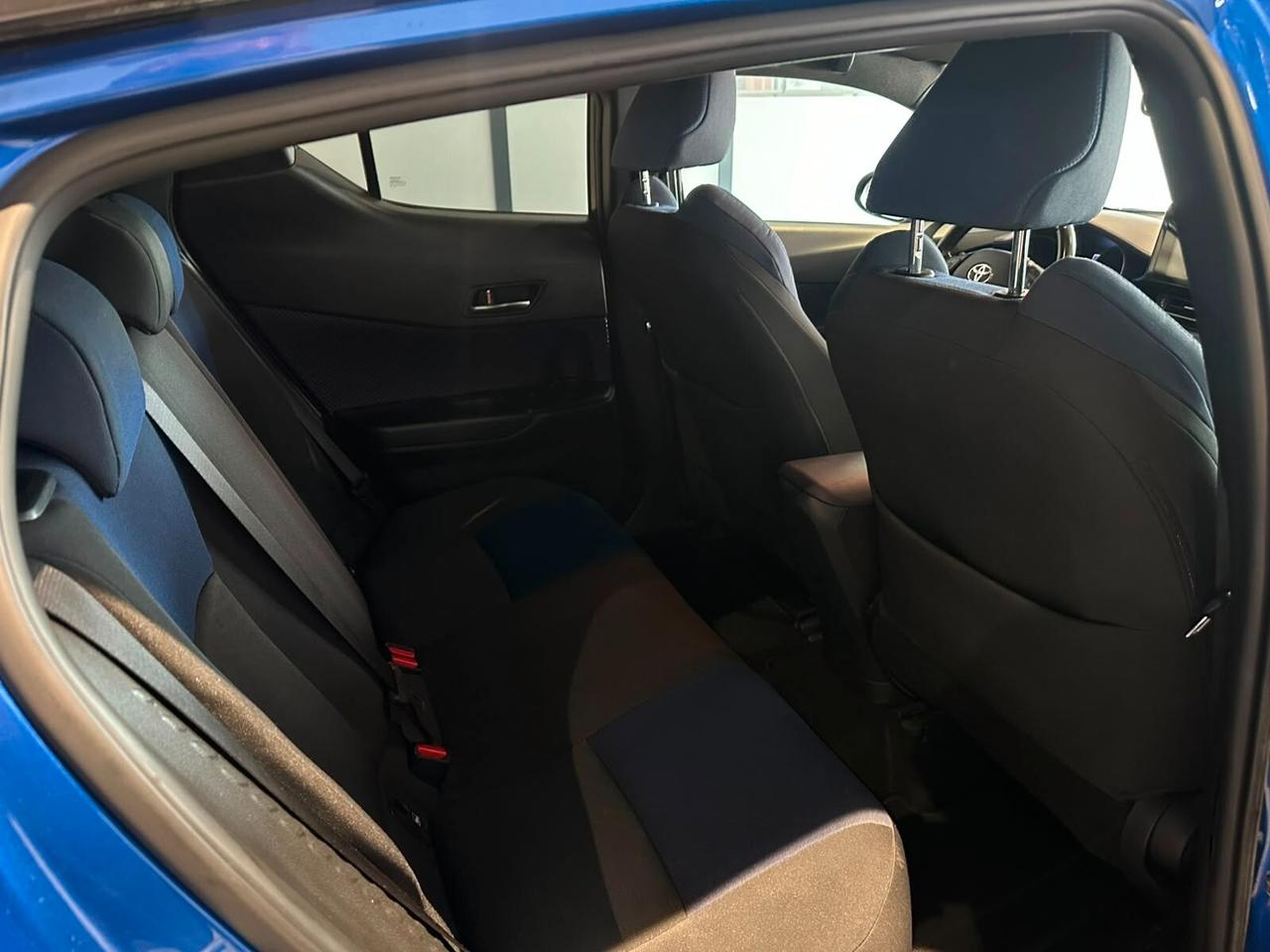 Toyota C-HR 1.8 Hybrid E-CVT Lounge