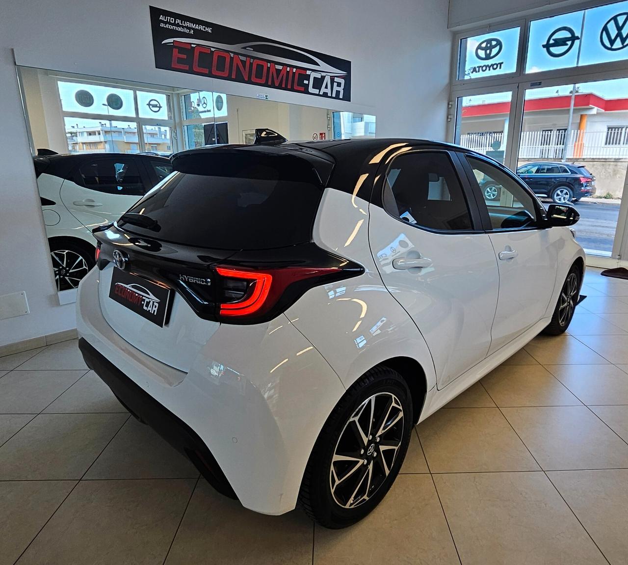 Toyota Yaris 1.5 Hybrid 5 porte Trend