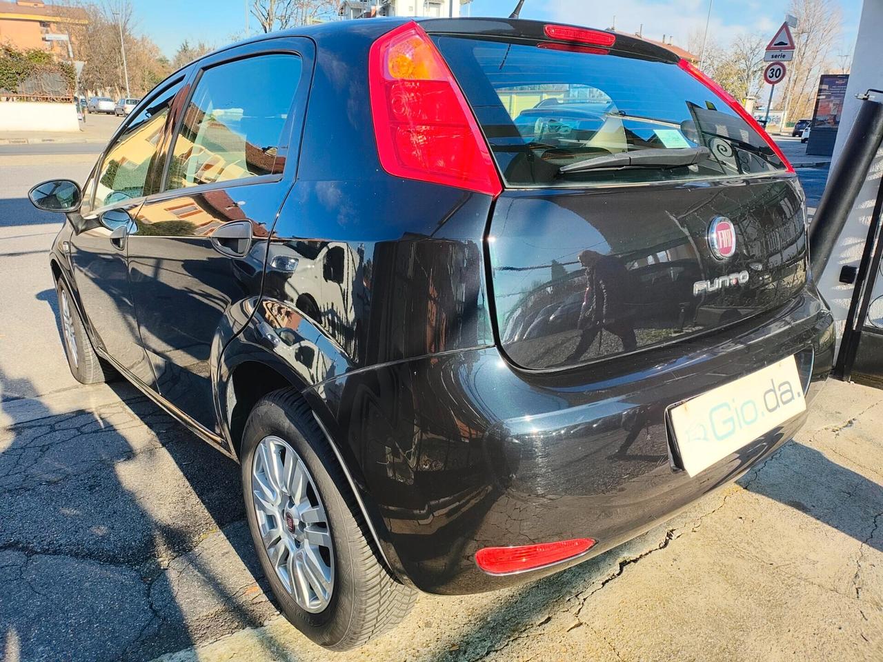 FIAT PUNTO 1.2 70CV KM 66380-2017