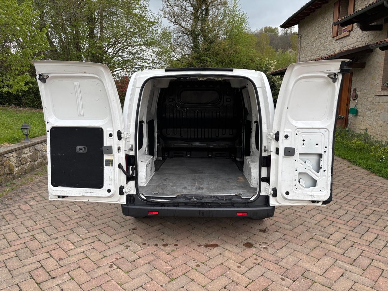 Nissan NV200 1.5 DIESEL 110 CV FURGONE LAMIERATO