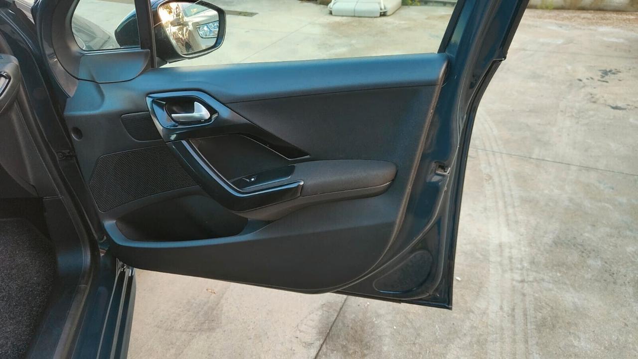Peugeot 208 BlueHDi 75 5 porte Touch