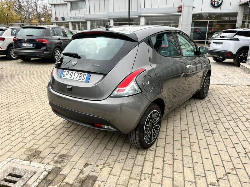 Lancia Ypsilon 1.0 FireFly 5 porte S&S Hybryd Gold