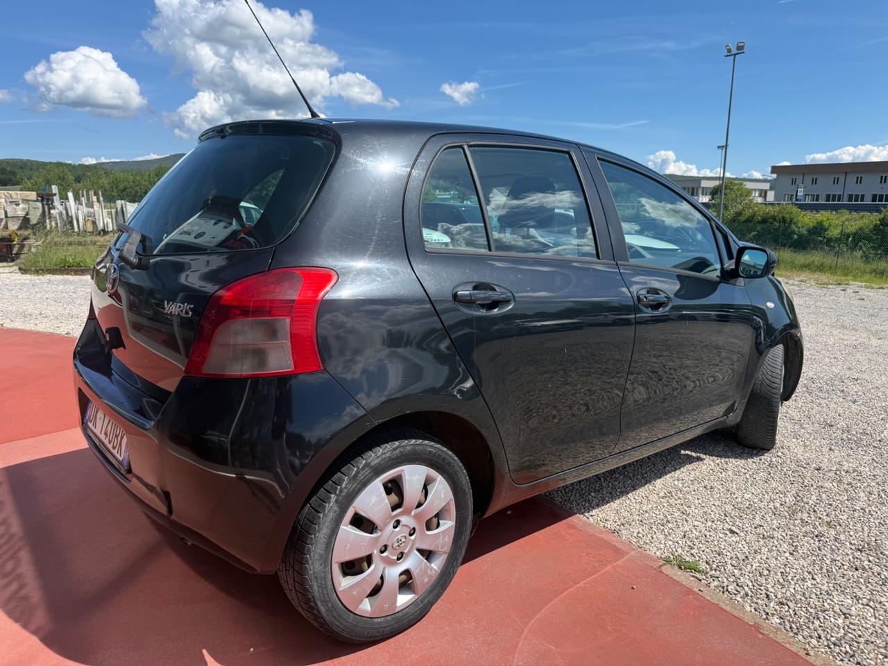 Toyota Yaris 1.0 5 porte Sol