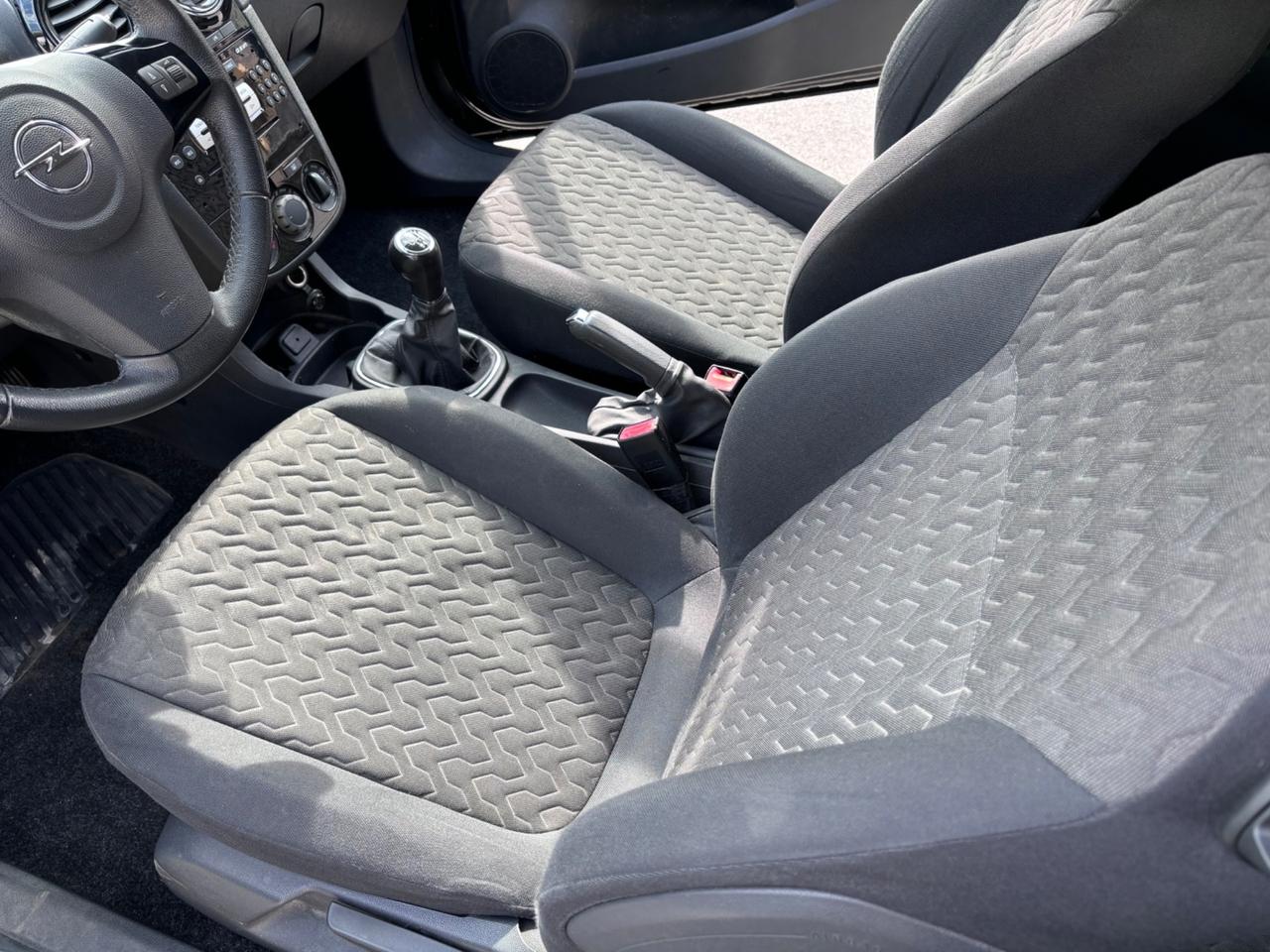 Opel Corsa 1.2 85CV 3 porte GPL-TECH b-color