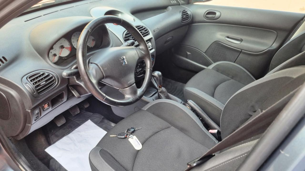 Peugeot 206 1.4 HDi SW DISTRIBUZIONE+GOMME+PASTIGLIE NUOVE