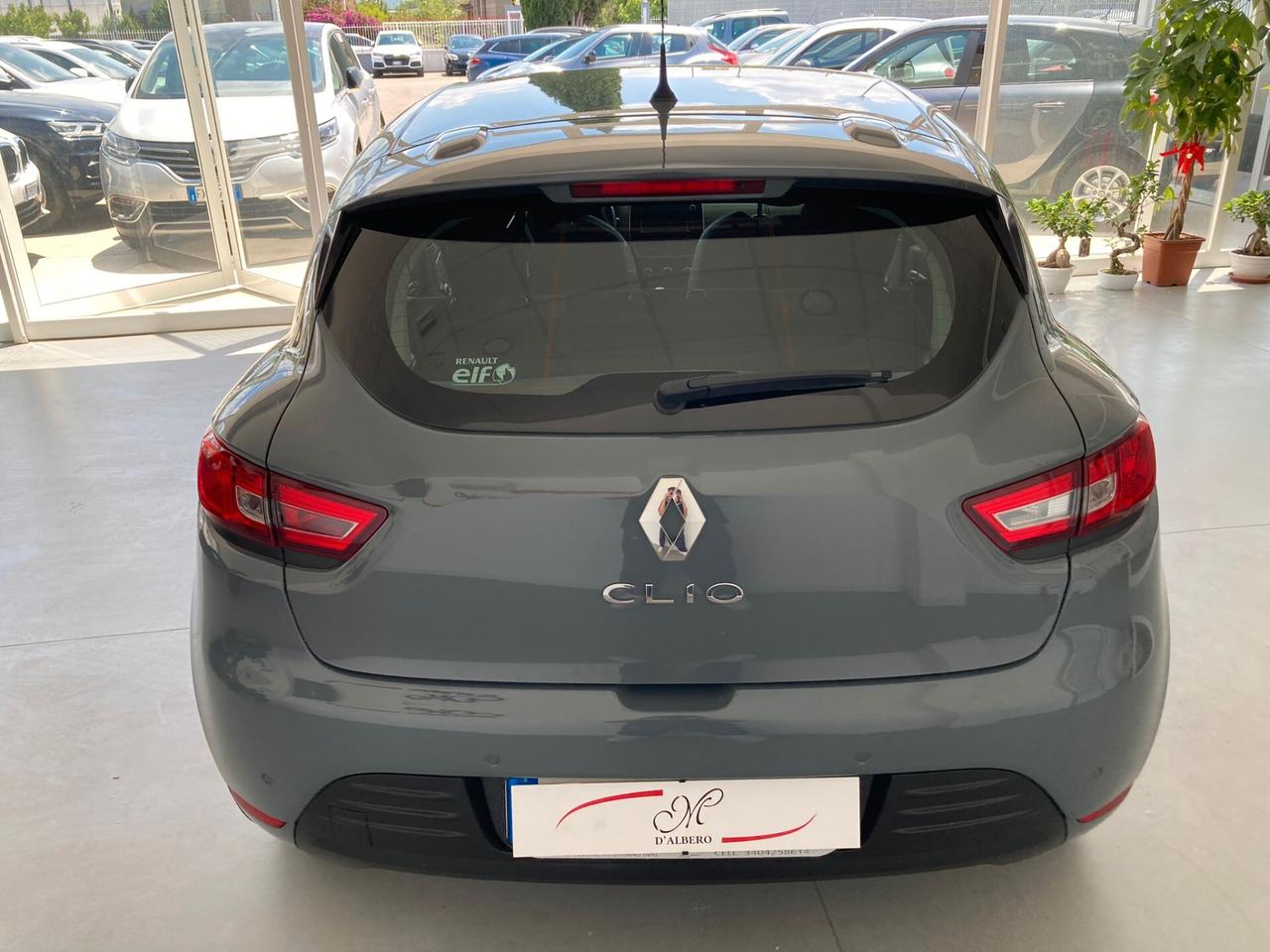 Renault Clio TCe 12V 90 CV 5 porte Moschino Zen