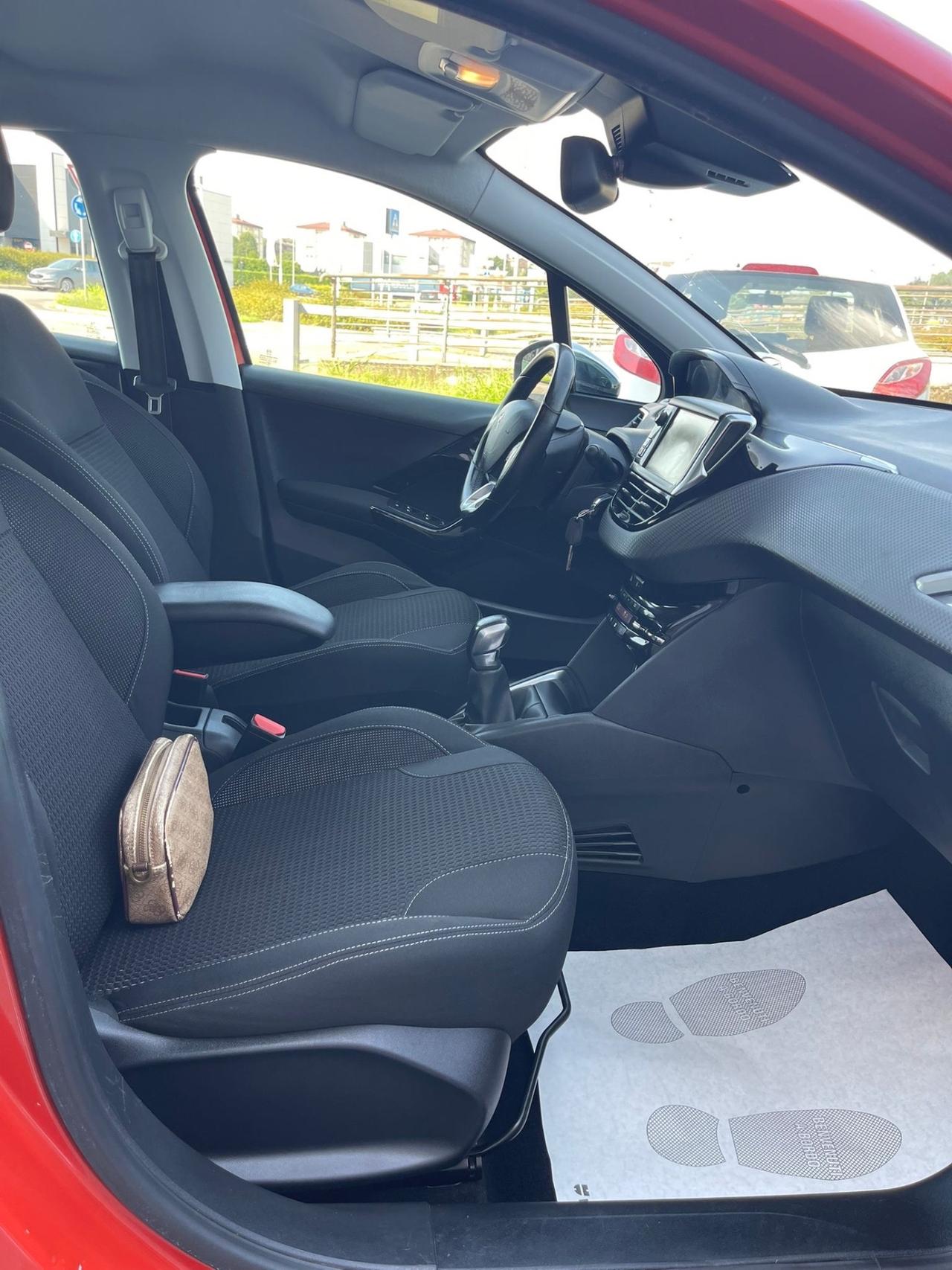 Peugeot 208 PureTech 82 5 porte Allure