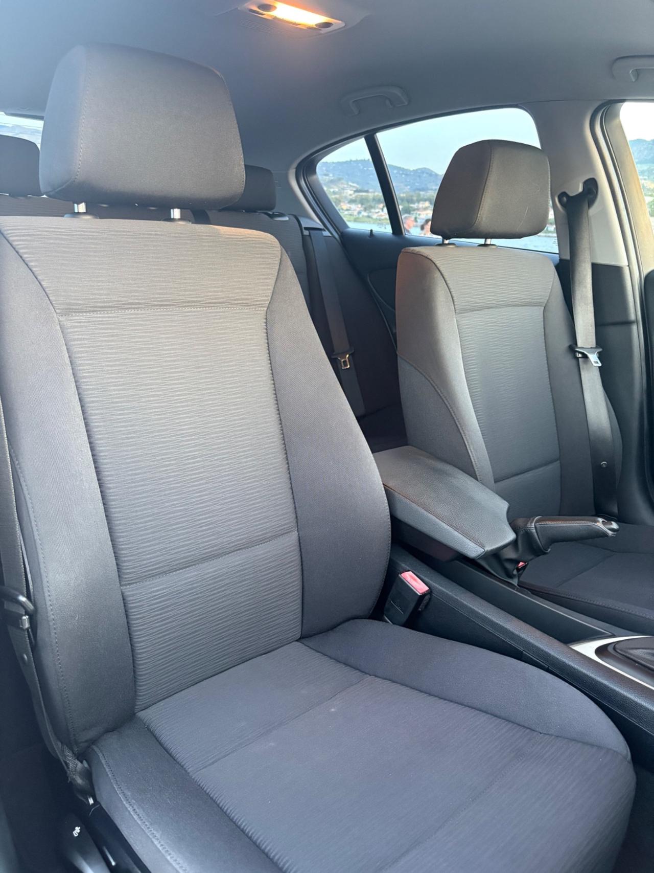 Bmw 118d 5 porte super accessoriata