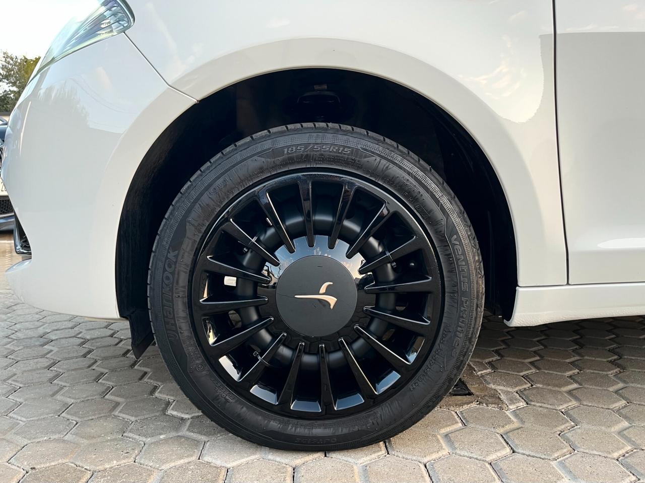 Lancia Ypsilon 1.2 69 CV 5 porte GPL Ecochic Monogram