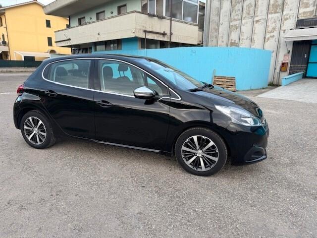 Peugeot 208 BlueHdi Allure