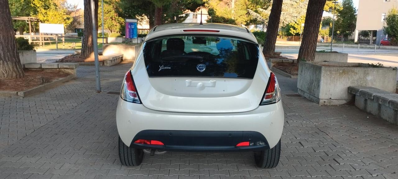 Lancia Ypsilon 1.2 69 CV 5 porte S&S Platinum