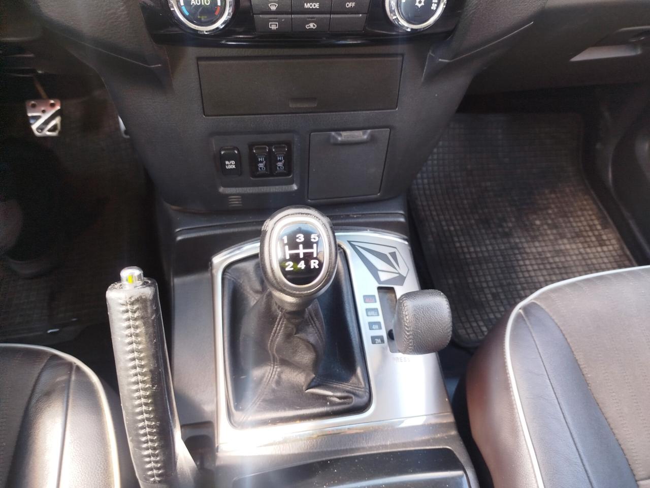 Mitsubishi Pajero 3.2 DI-D 16V MANUALE 204 CV. 3p. Intense DPF