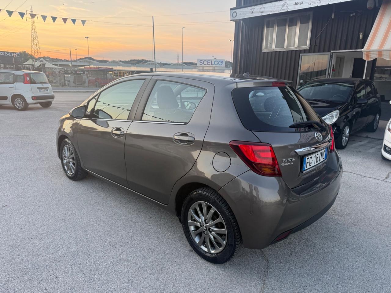Toyota Yaris 1.0 5 porte Lounge