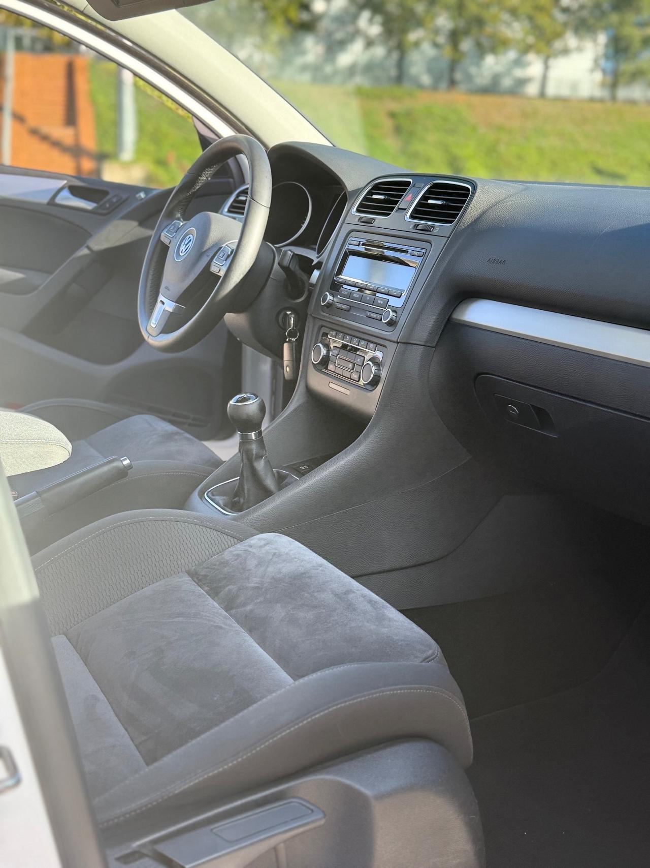 Volkswagen Golf 2.0 TDI 140CV OK NEOPATENTATI