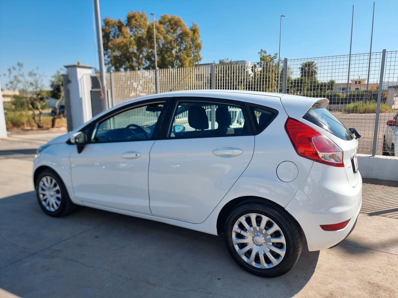 Ford Fiesta 1.5 TDCi 75CV 5 porte Titanium