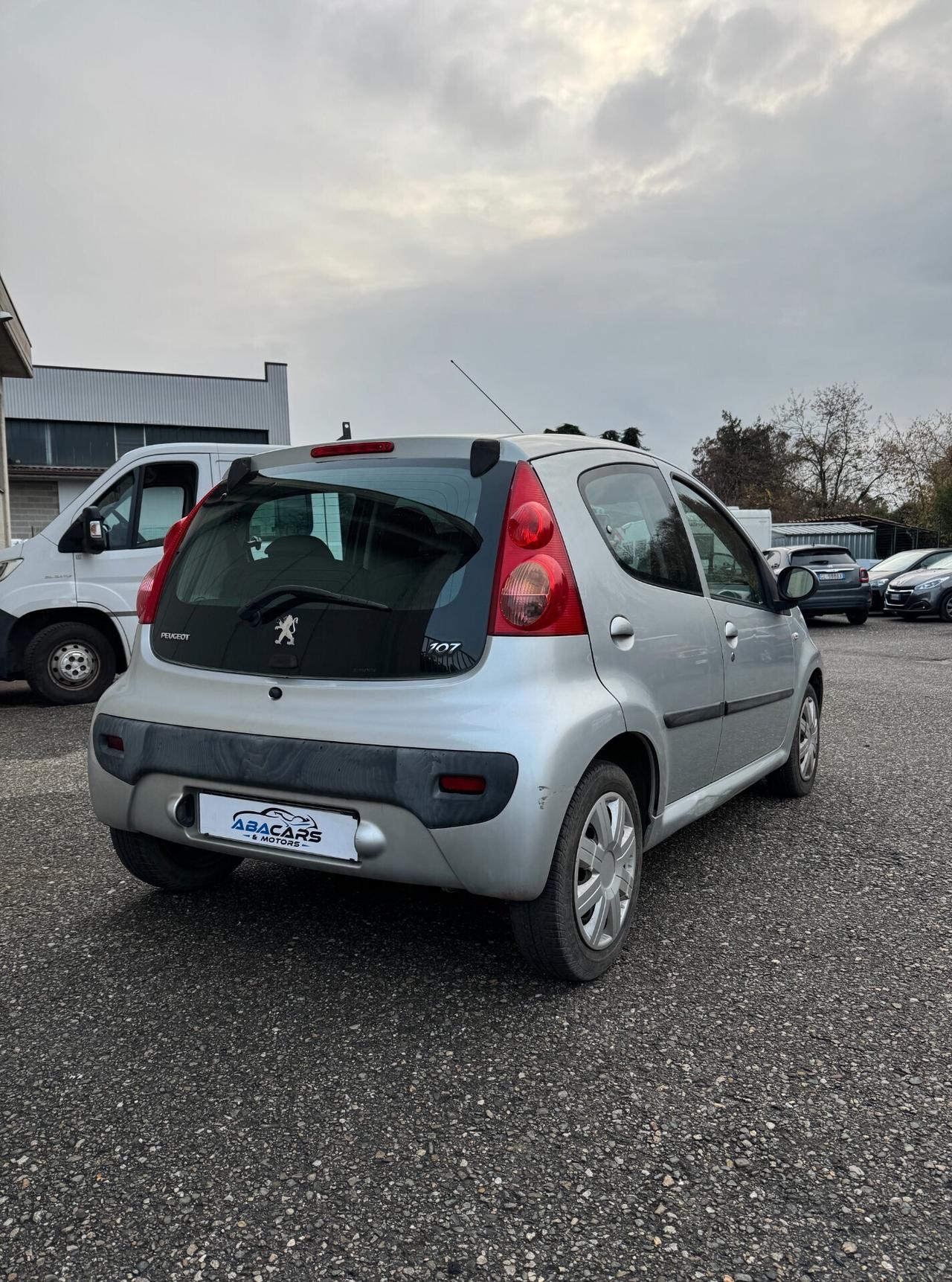 Peugeot 107 1.0 50kW 5P Benz E5 Allure
