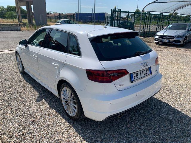 AUDI A3 SPB 1.6 TDI S-LINE Admired