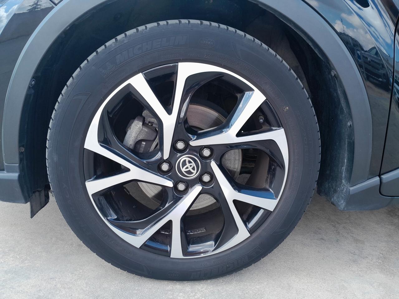 TOYOTA C-HR LOUNGE 2.0 HYBRID 150CV CAMBIO AUTOMATICO