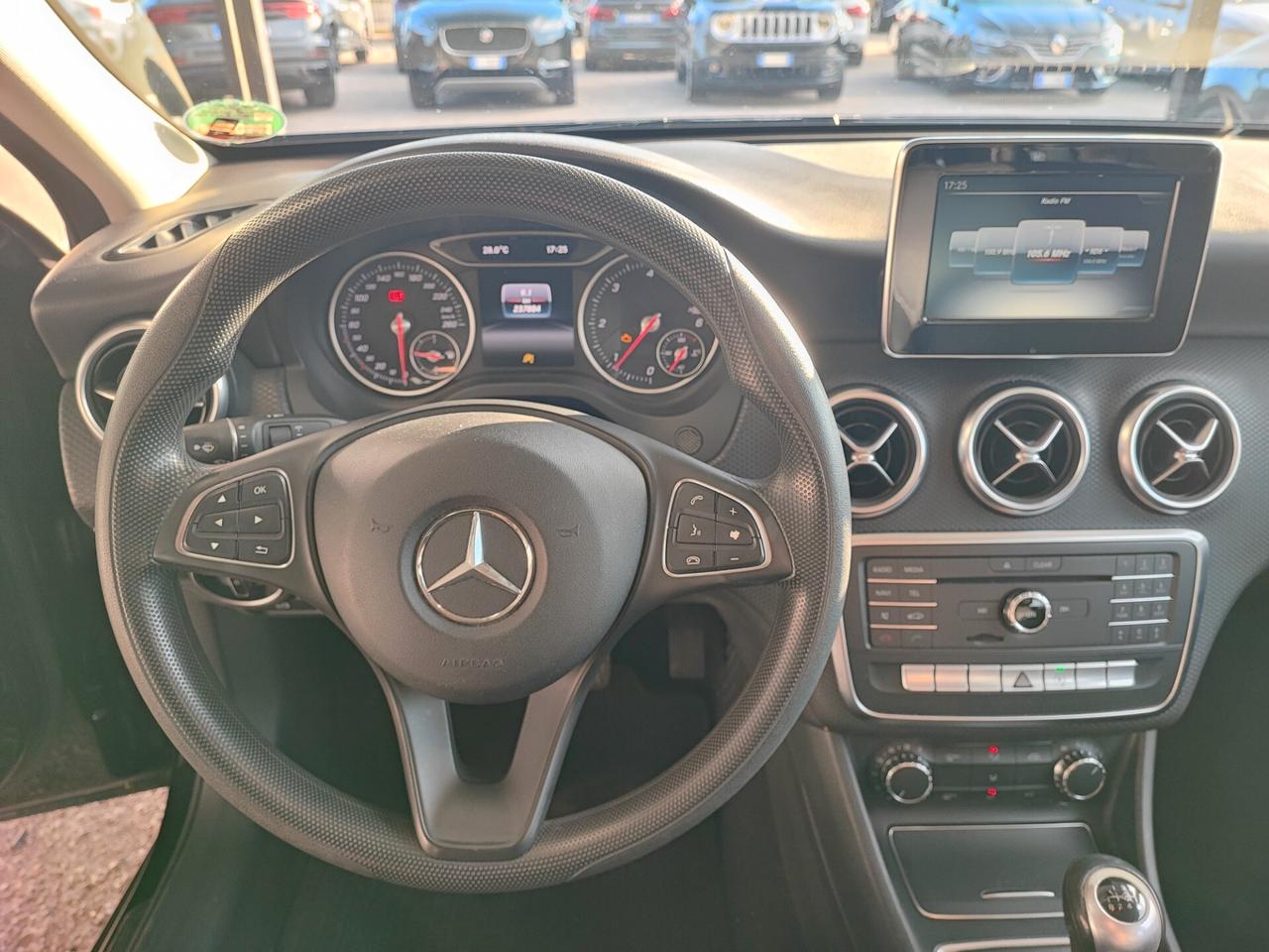 Mercedes-benz A 160 d Premium
