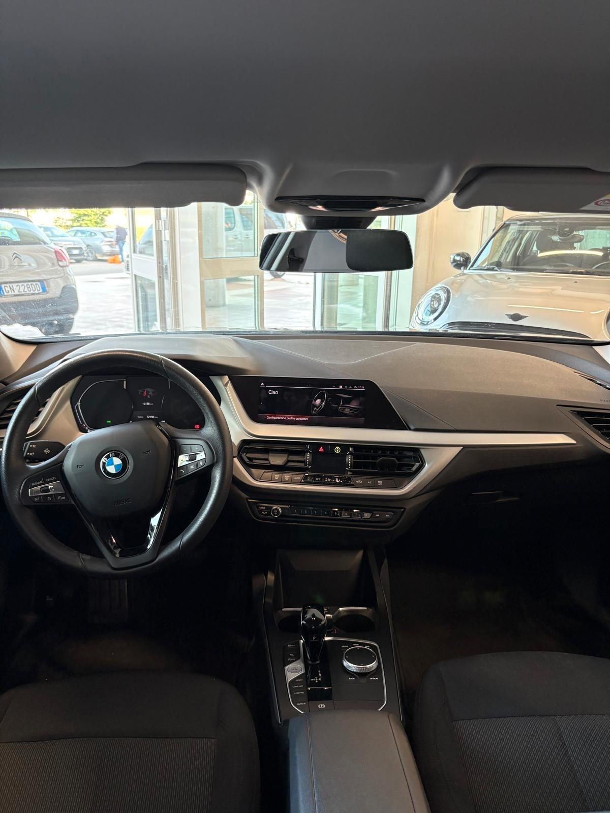 Bmw 116 116d 5p. Business Advantage