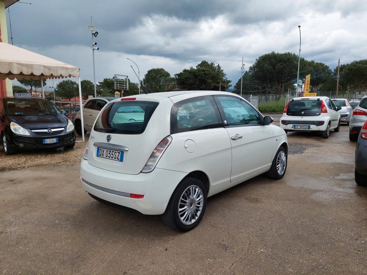 Lancia Ypsilon 1.4 Argento Ecochic GPL