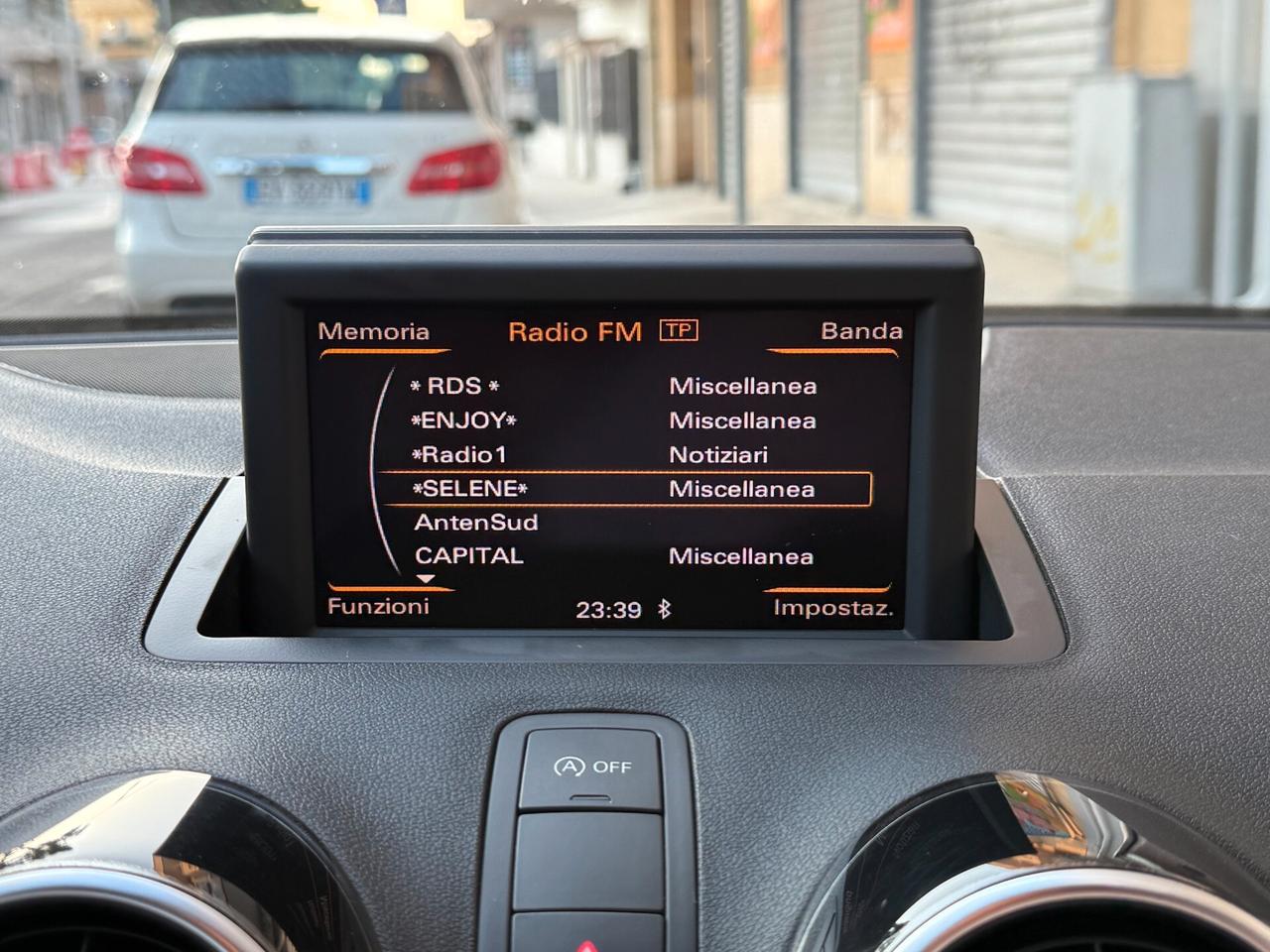 Audi A1 SPB 1.6 TDI 105CV NAVI LED - 2012