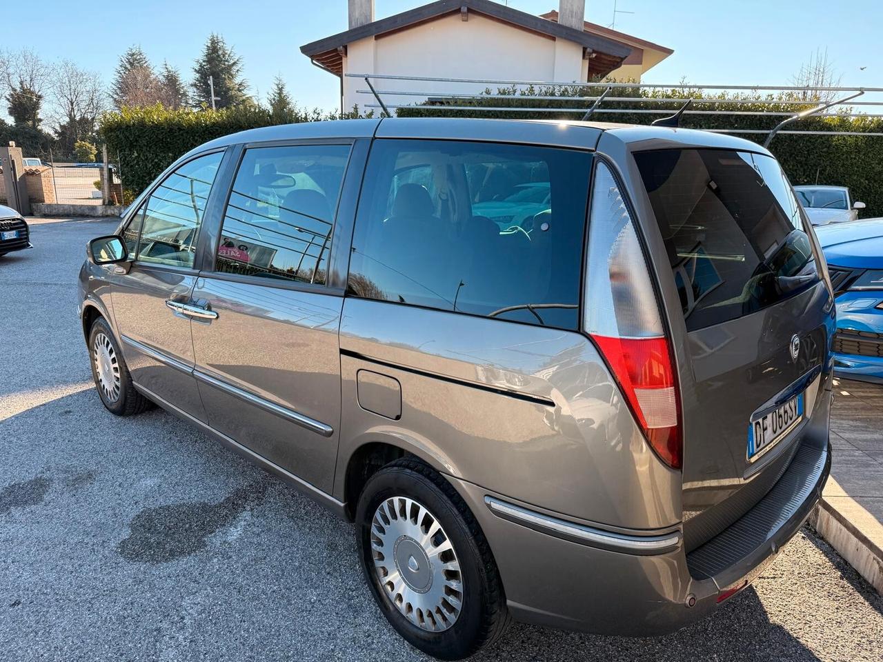 Lancia Phedra 2.0 MJT 120 CV Emblema