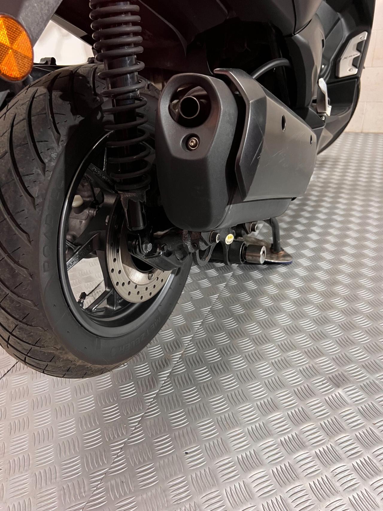 Yamaha X-Max 300