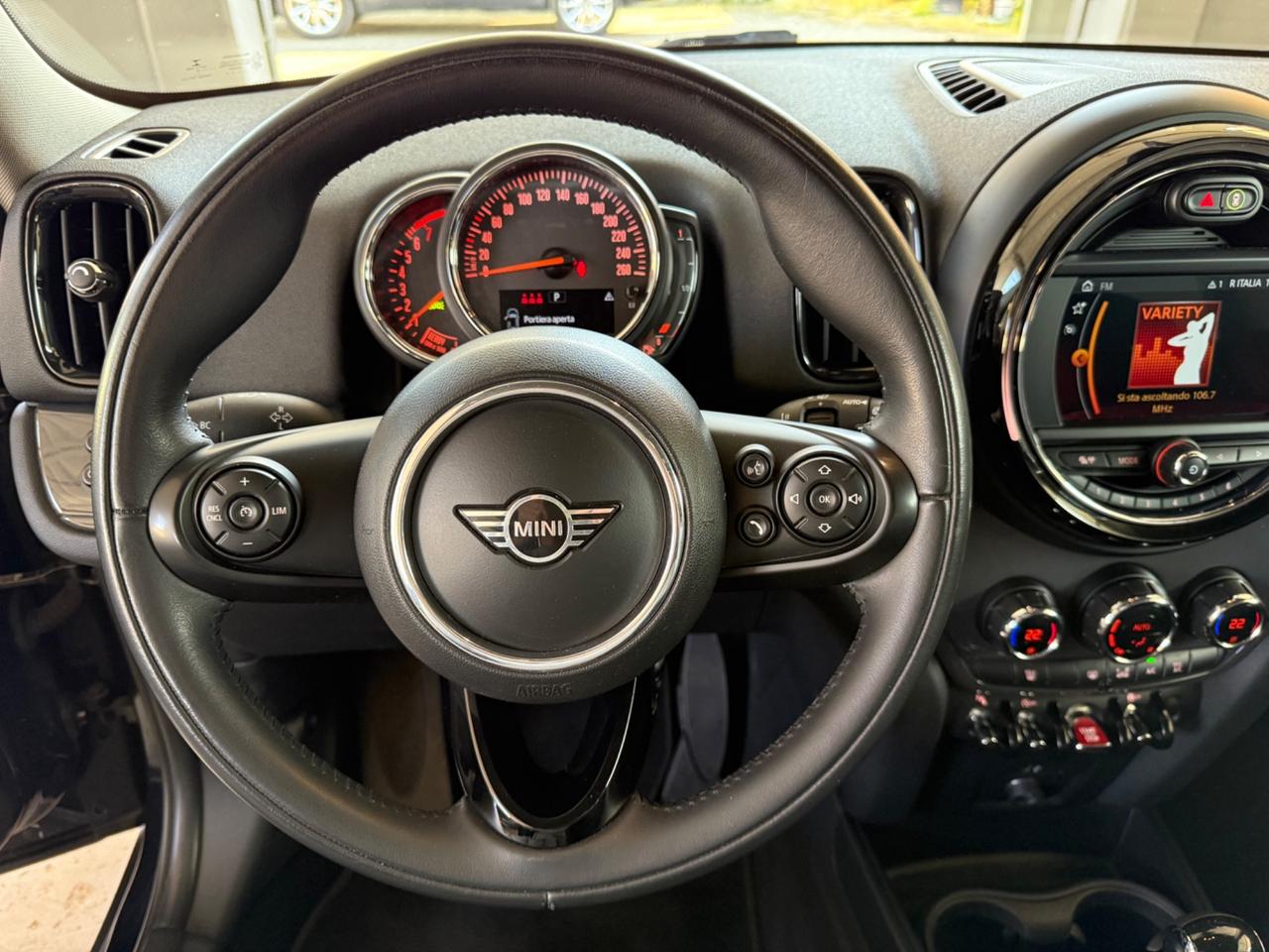 Mini Cooper Countryman 1.5 Hype CAMBIO AUTO UNICO PROP