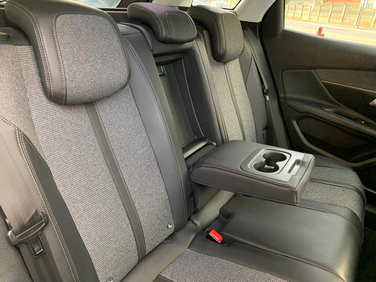 Peugeot 3008 BlueHDi 120 S&S "Allure" Unicoprop.