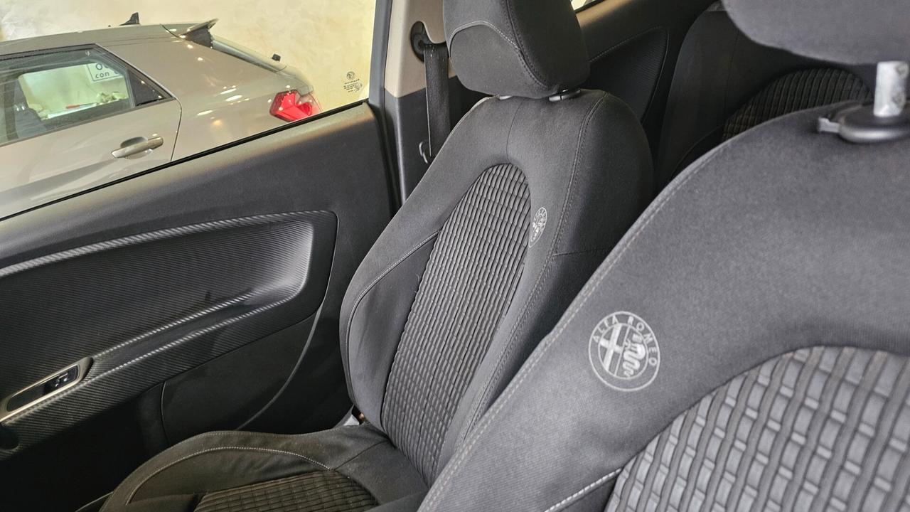 Alfa Romeo MiTo 1.4 T 155 CV Distinctive Sport Pack