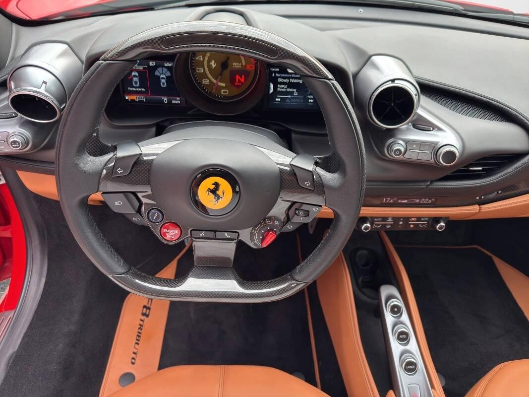 Ferrari F8 3.9 SOLLEVATORE FULL CARBON ITALIANA !