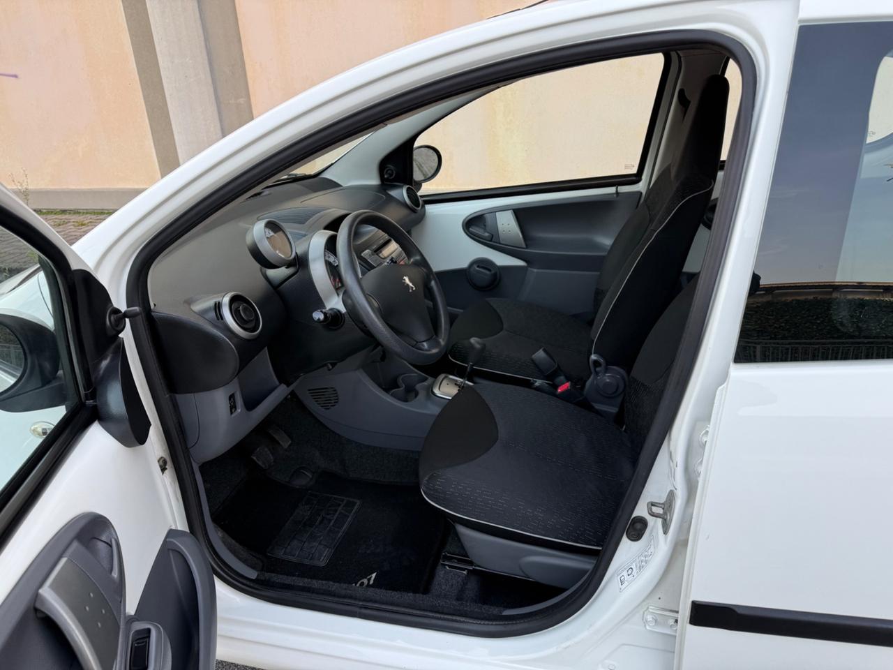 Peugeot 107 1.0 68CV 5p. Automatica….